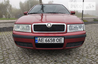 Седан Skoda Octavia 2006 в Днепре