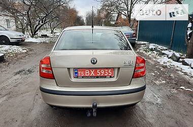 Хэтчбек Skoda Octavia 2005 в 