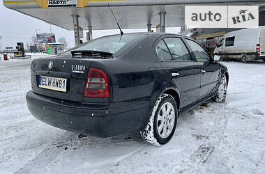 Седан Skoda Octavia 2003 в Хусте