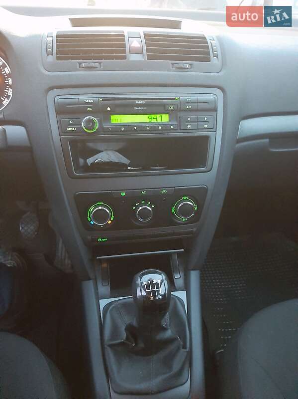 Универсал Skoda Octavia 2010 в Ужгороде
