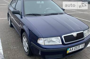 Седан Skoda Octavia 2002 в Киеве