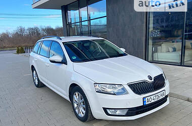 Універсал Skoda Octavia 2016 в Ужгороді