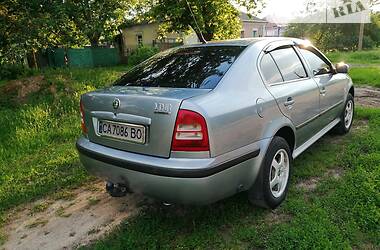 Седан Skoda Octavia 2004 в Кропивницком