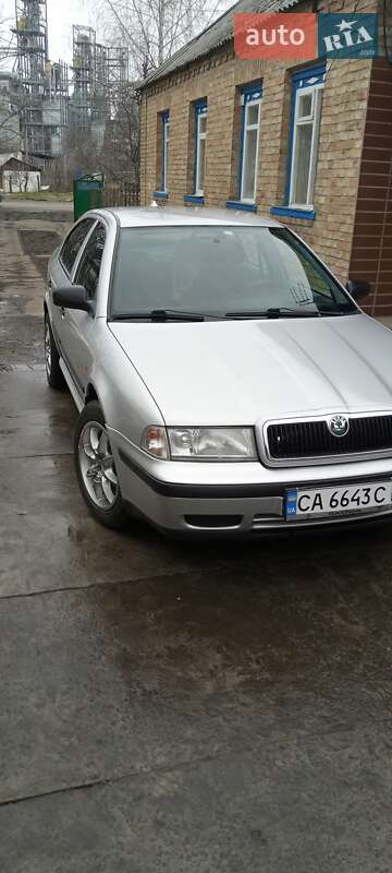 Ліфтбек Skoda Octavia 1999 в Корсунь-Шевченківському