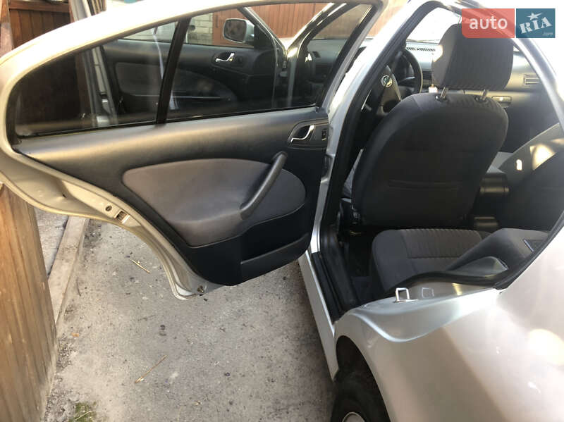Лифтбек Skoda Octavia 2002 в Луцке