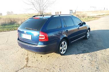 Универсал Skoda Octavia 2006 в Хороле