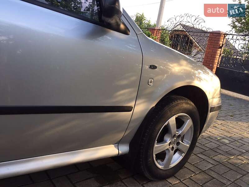 Ліфтбек Skoda Octavia 2001 в Томашполі