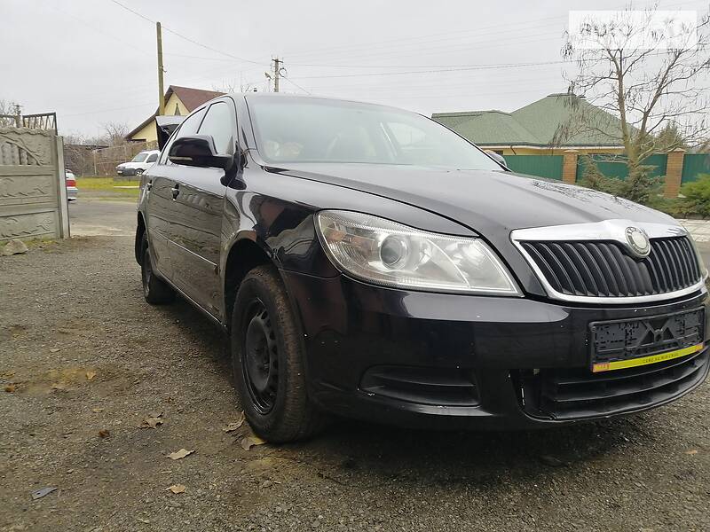 Хэтчбек Skoda Octavia 2010 в Новых Санжарах