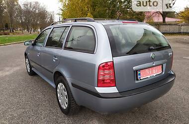 Универсал Skoda Octavia 2003 в Ромнах