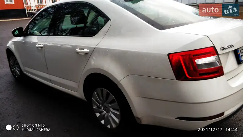 Skoda Octavia 2017 VIN TMBAG7NE1J0043552 фото оголошення 11 з 46