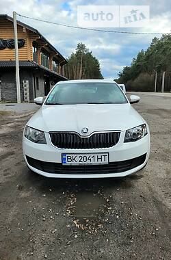 Хэтчбек Skoda Octavia 2015 в 