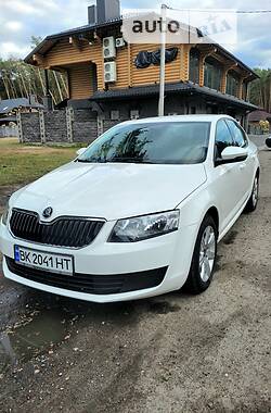 Хэтчбек Skoda Octavia 2015 в 