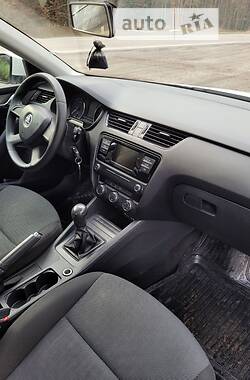 Хэтчбек Skoda Octavia 2015 в 