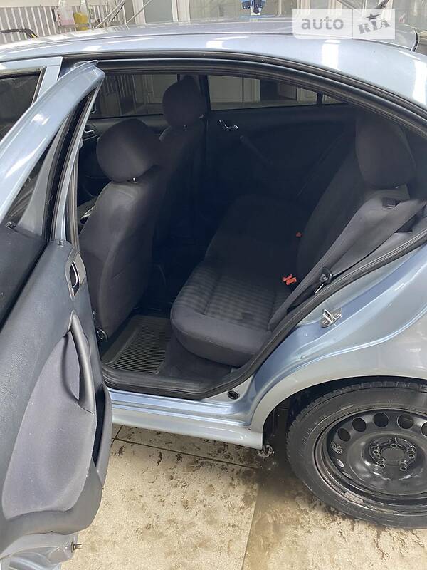 Седан Skoda Octavia 2005 в Запоріжжі