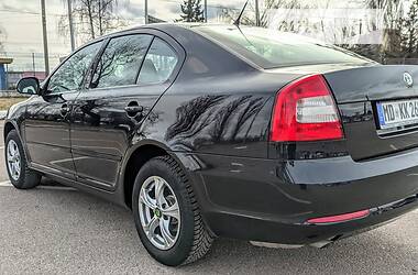 Седан Skoda Octavia 2010 в 