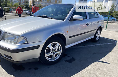 Лифтбек Skoda Octavia 1999 в Львове