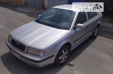 Седан Skoda Octavia 2000 в Хмельницком