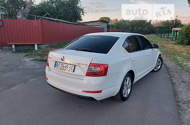 Седан Skoda Octavia 2015 в Киеве