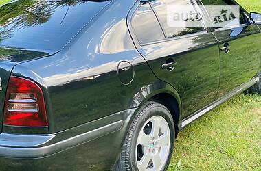 Хэтчбек Skoda Octavia 2004 в 