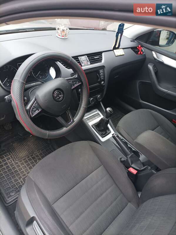 Універсал Skoda Octavia 2014 в Ужгороді