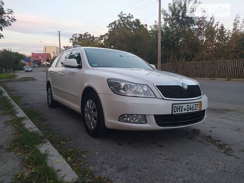 Універсал Skoda Octavia 2011 в Черкасах