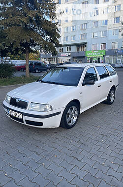 Універсал Skoda Octavia 2001 в Чернівцях