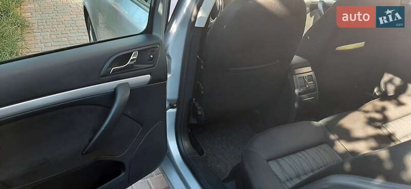 Лифтбек Skoda Octavia 2012 в Кропивницком
