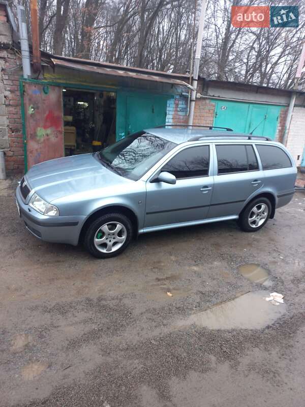 Универсал Skoda Octavia 2003 в Полтаве