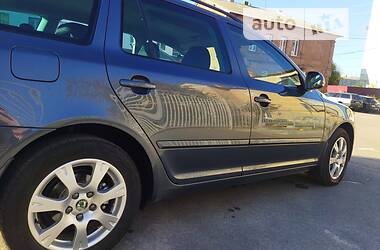 Универсал Skoda Octavia 2010 в 
