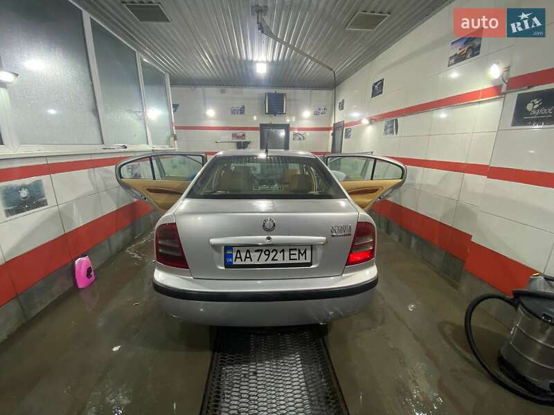 Лифтбек Skoda Octavia 2000 в 