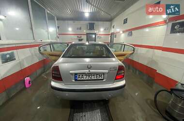 Лифтбек Skoda Octavia 2000 в 