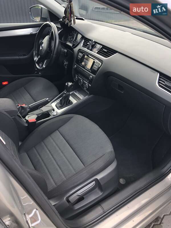 Лифтбек Skoda Octavia 2015 в Хусте