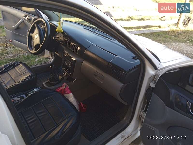 Лифтбек Skoda Octavia 2003 в Путиле