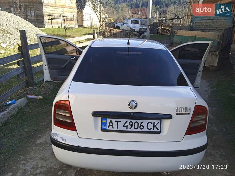 Лифтбек Skoda Octavia 2003 в Путиле