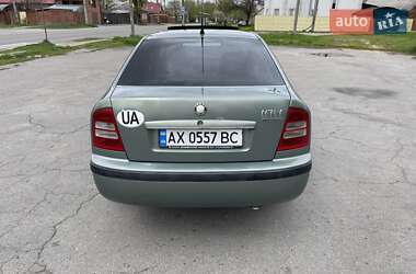Лифтбек Skoda Octavia 2002 в 