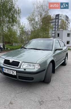 Лифтбек Skoda Octavia 2002 в 