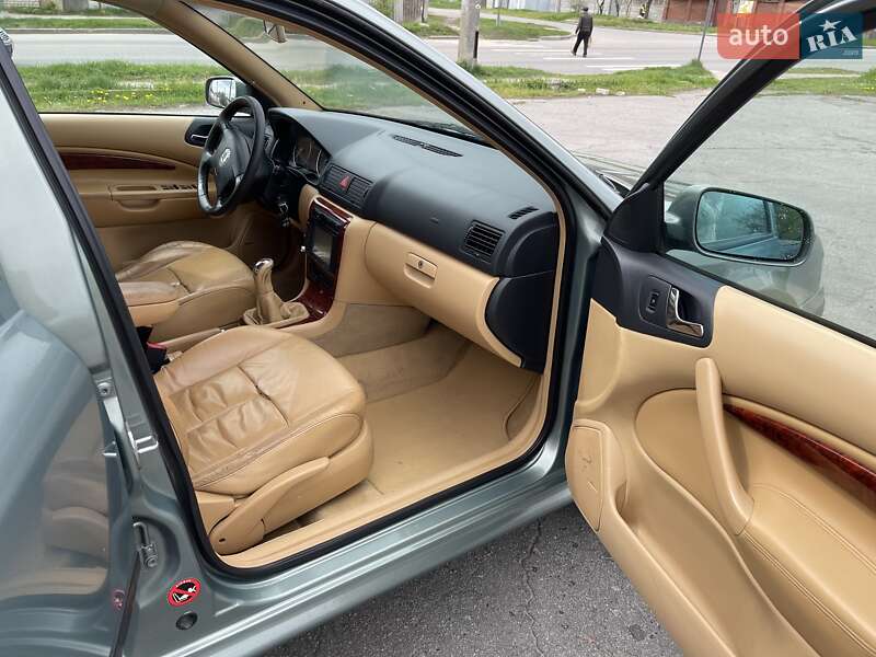 Лифтбек Skoda Octavia 2002 в Харькове