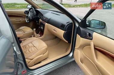 Лифтбек Skoda Octavia 2002 в 