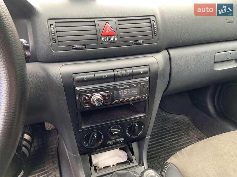Лифтбек Skoda Octavia 2001 в Луцке