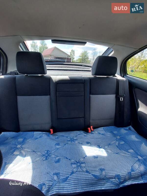 Лифтбек Skoda Octavia 2003 в Сарнах