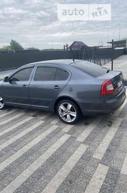 Лифтбек Skoda Octavia 2010 в Городке