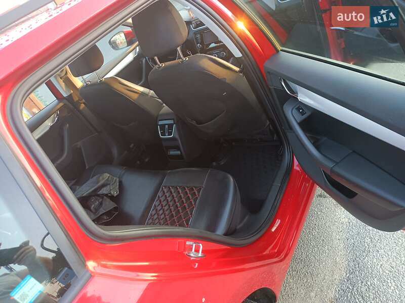 Універсал Skoda Octavia 2013 в Ужгороді