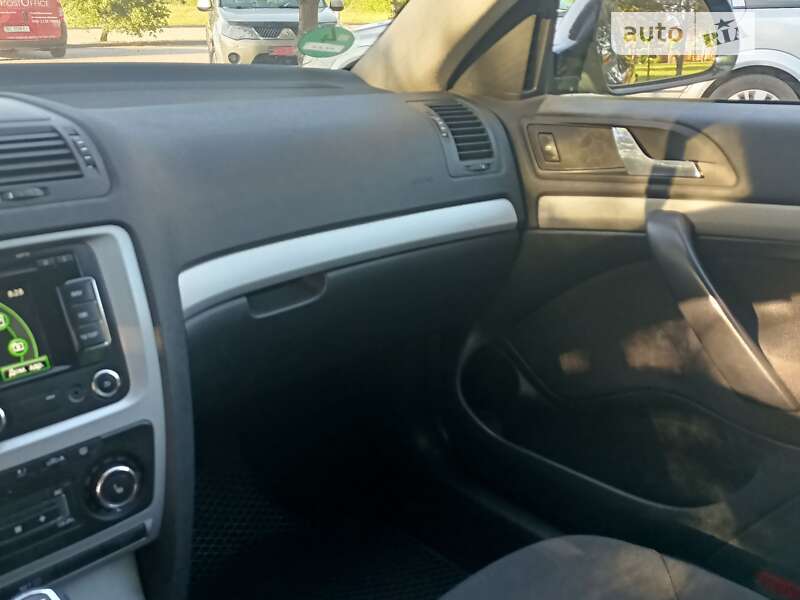 Універсал Skoda Octavia 2013 в Дрогобичі
