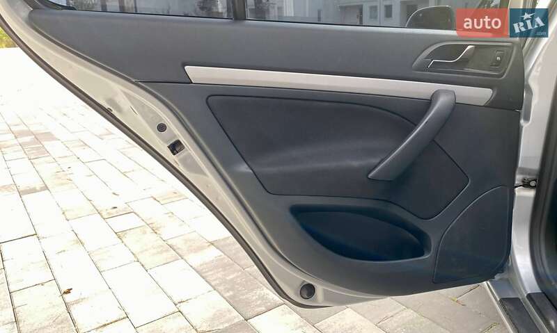 Ліфтбек Skoda Octavia 2012 в Охтирці