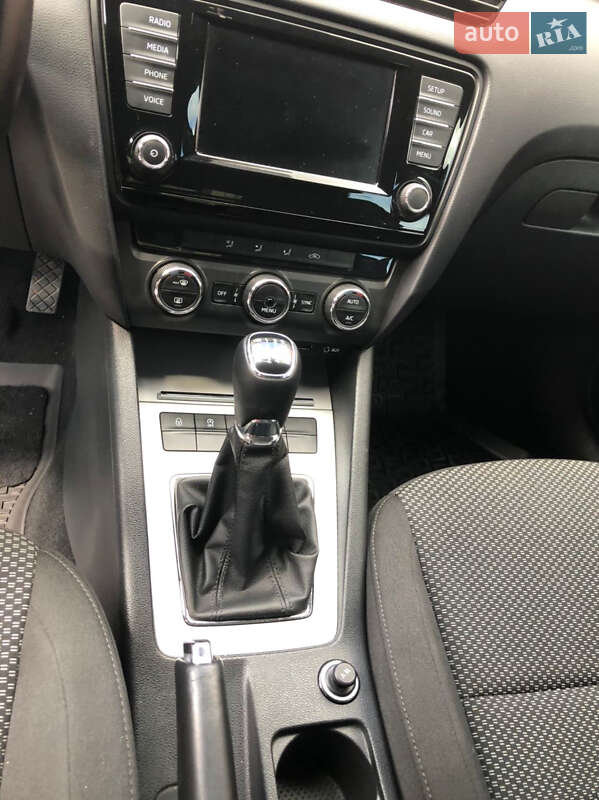 Лифтбек Skoda Octavia 2015 в Виноградове