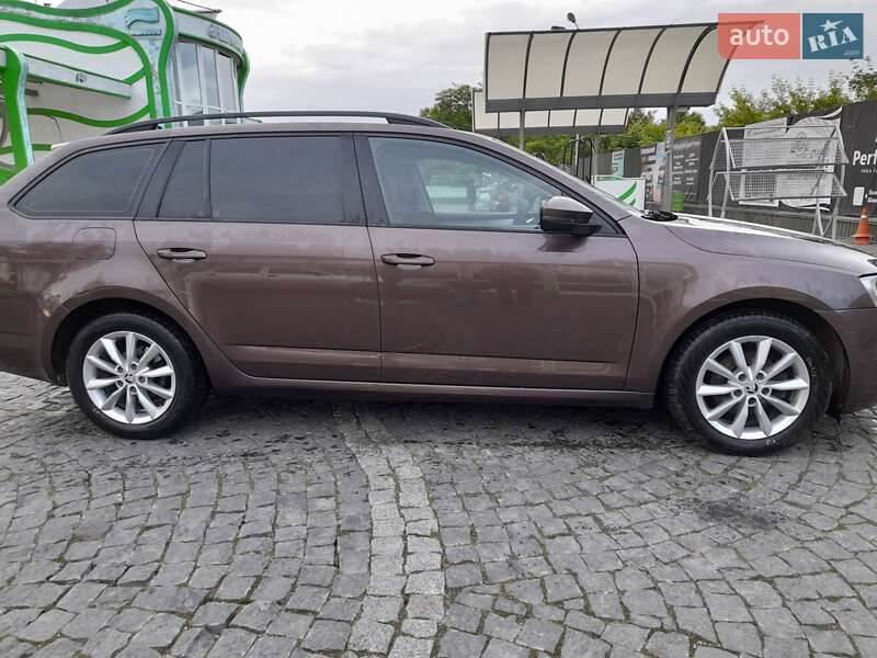 Универсал Skoda Octavia 2015 в Золочеве