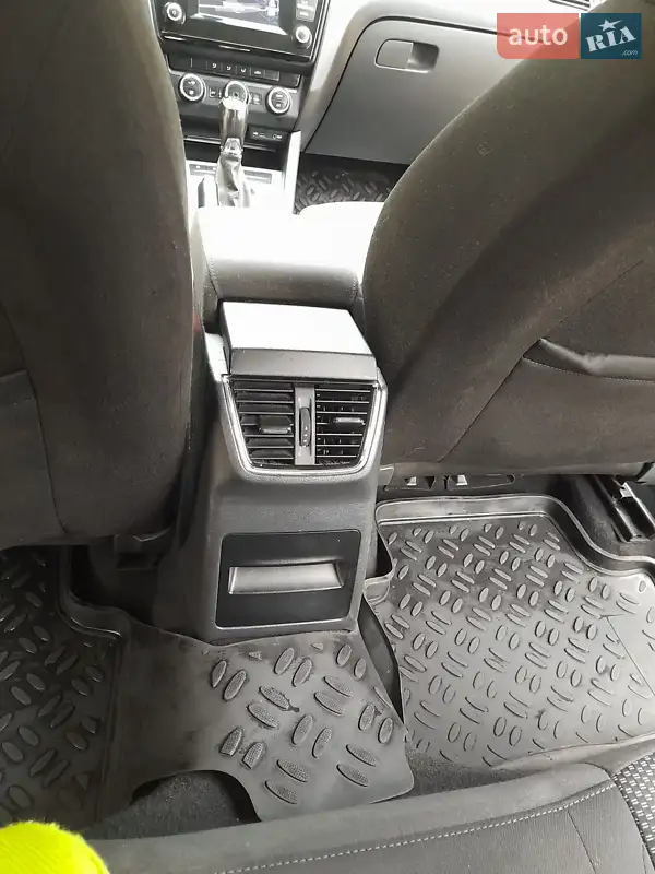 Skoda Octavia 2015 VIN TMBJG7NE5F0165368 фото оголошення 38 з 90