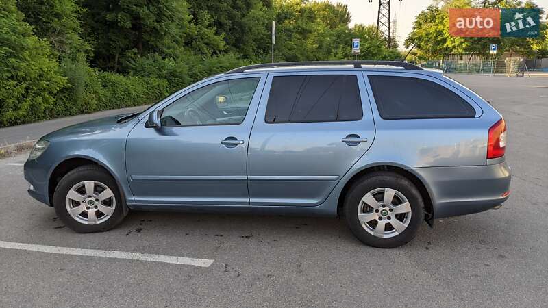 Універсал Skoda Octavia 2011 в Дніпрі