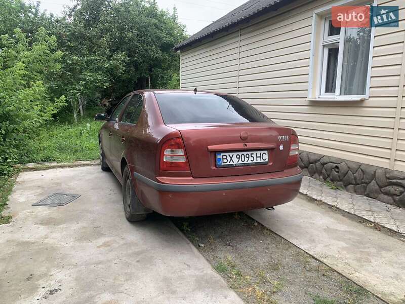 Лифтбек Skoda Octavia 2000 в Остроге