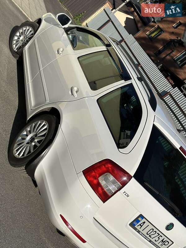 Універсал Skoda Octavia 2011 в Ірпені